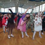 Zabawy podczas balu.