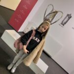 Uczniowie zwiedzają PGE Narodowy.