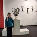 Uczniowie zwiedzają PGE Narodowy.