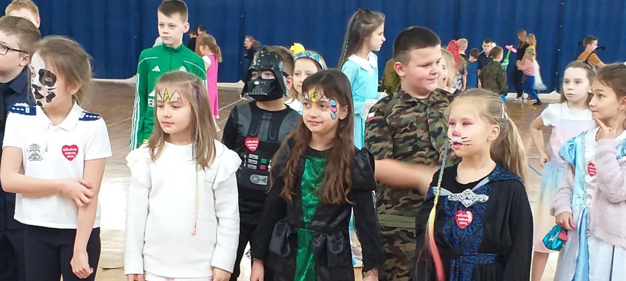 Zabawy podczas balu.