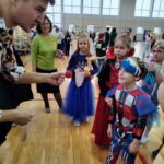 Zabawy podczas balu.