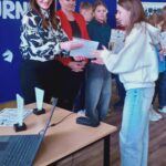 Uczestnicy turnieju szachowego.