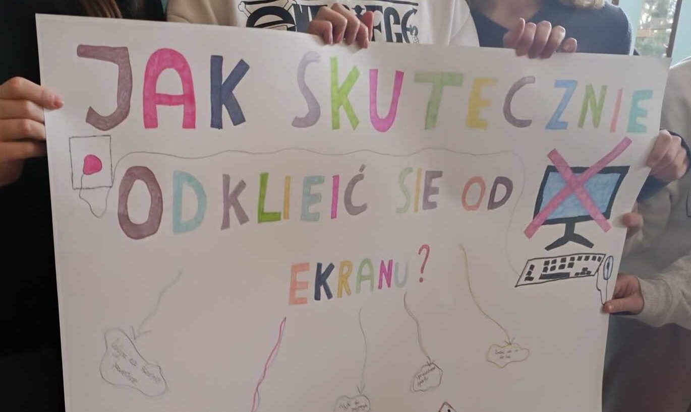 Uczniowie podczas Dnia Bezpiecznego Internetu.