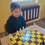 Uczestnicy turnieju szachowego.