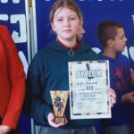 Uczestnicy turnieju szachowego.