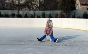 WOLONTARIUSZE NA LODOWISKU