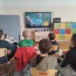 Uczniowie podczas ekofestonu.