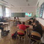 Uczniowie podczas ekofestonu.