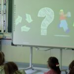 Uczniowie podczas ekofestonu.