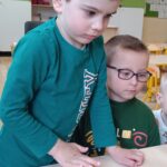 Przedszkolaki z grupy Jeżyki zrealizowały kolejne zadanie z projektu edukacyjnego "Witaminki "