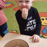 Przedszkolaki z grupy Jeżyki zrealizowały kolejne zadanie z projektu edukacyjnego "Witaminki "