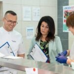 Uczniowie podczas konkursu kulinarnego.