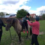 Uczniowie podczas zajęć na świeżym powietrzu?