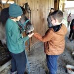 Uczniowie podczas zajęć na świeżym powietrzu?