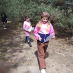 Uczniowie podczas zajęć na świeżym powietrzu?