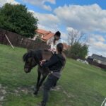 Uczniowie podczas zajęć na świeżym powietrzu?