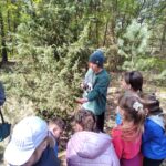 Uczniowie podczas zajęć na świeżym powietrzu?