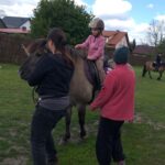 Uczniowie podczas zajęć na świeżym powietrzu?