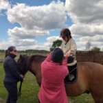 Uczniowie podczas zajęć na świeżym powietrzu?