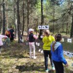 Uczniowie podczas zajęć na świeżym powietrzu?