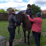 Uczniowie podczas zajęć na świeżym powietrzu?