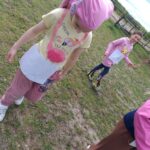 Uczniowie podczas zajęć na świeżym powietrzu?