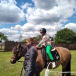 Uczniowie podczas zajęć na świeżym powietrzu?