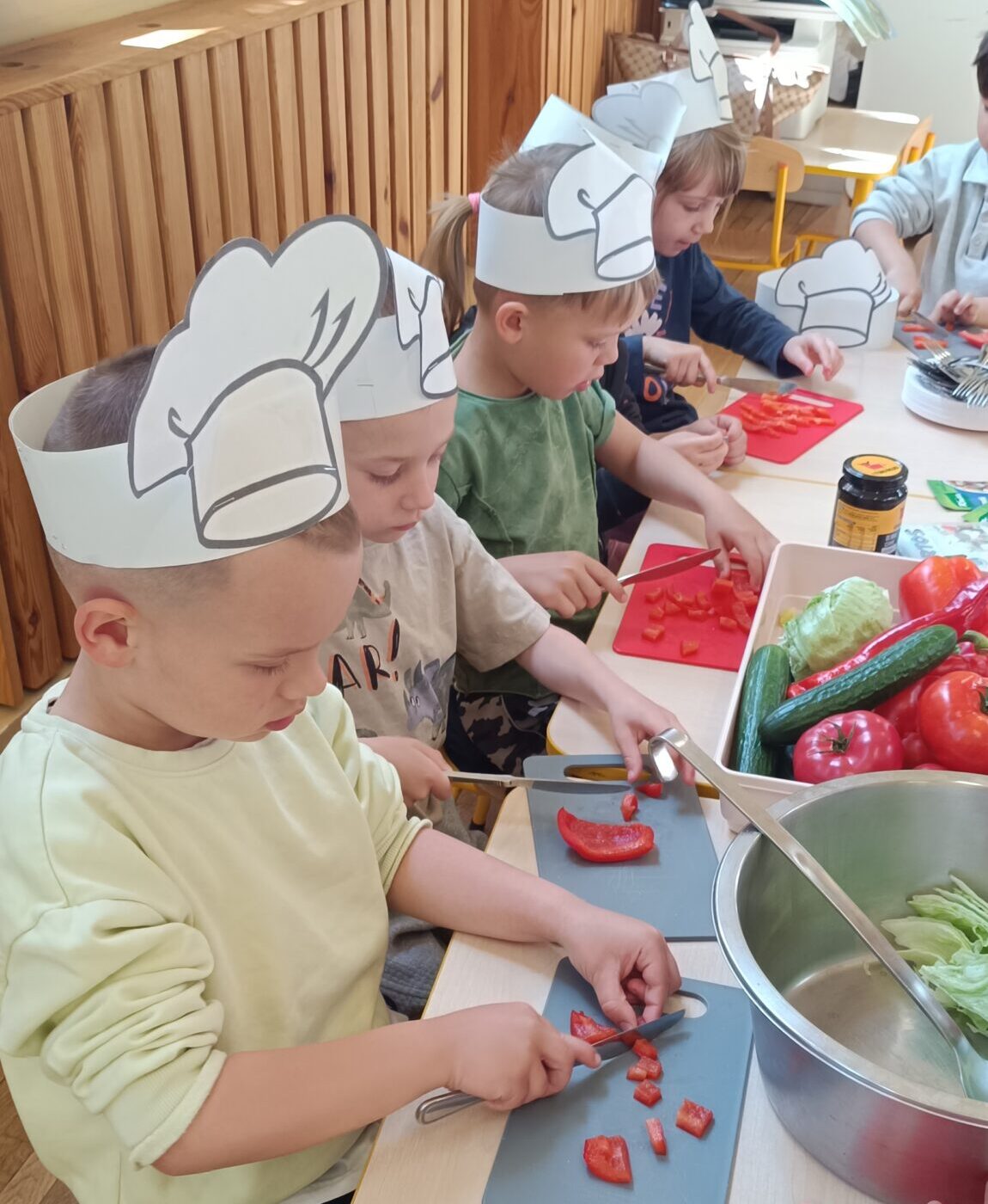 GRECJA NA TALERZU – CZYLI JAK ROBIMY GRECKĄ SAŁATKĘ