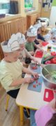 GRECJA NA TALERZU – CZYLI JAK ROBIMY GRECKĄ SAŁATKĘ
