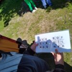 Uczniowie podczas zajęć na świeżym powietrzu?