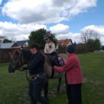 Uczniowie podczas zajęć na świeżym powietrzu?