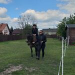 Uczniowie podczas zajęć na świeżym powietrzu?