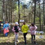 Uczniowie podczas zajęć na świeżym powietrzu?