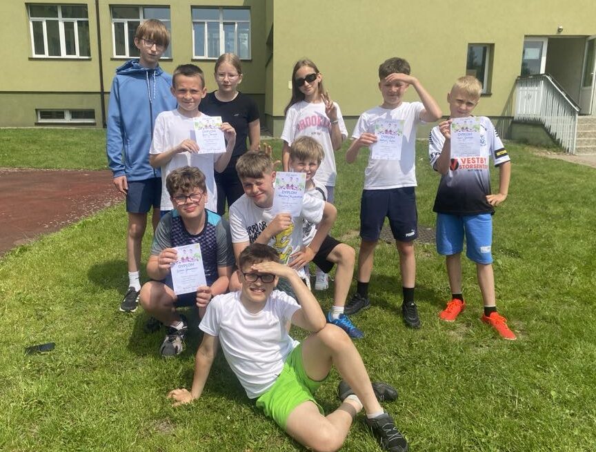 SUKCES NASZYCH UCZNIÓW PODCZAS POWIATOWYCH FINAŁÓW CZWARTKÓW LEKKOATLETYCZNYCH !