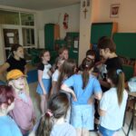 Nocowanka wolontariuszy.