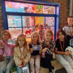 Uczniowie w roli pracowników.