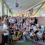 Wręczenie nagród uczniom.