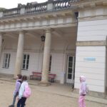 Zwiedzamy Łazienki Królewskie.