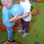 Zabawy przedszkolaków.