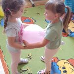 Zabawy przedszkolaków.