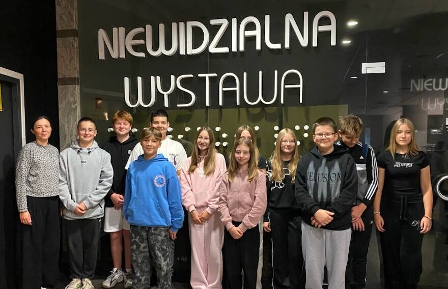NIEWIDZIALNA WYSTAWA W WARSZAWIE