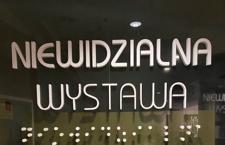 NIEWIDZIALNA WYSTAWA W WARSZAWIE.